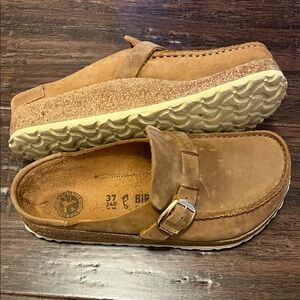 Birkenstock Women's 37 Buckley in Oiled Leather , color Cognac